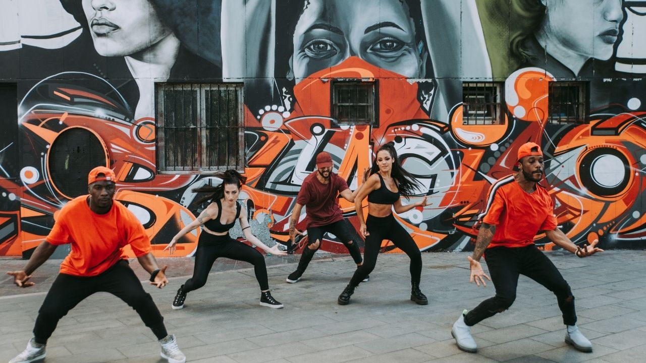 Hip Hop History_ Tracing the Evolution of a Global Cultural Phenomenon
