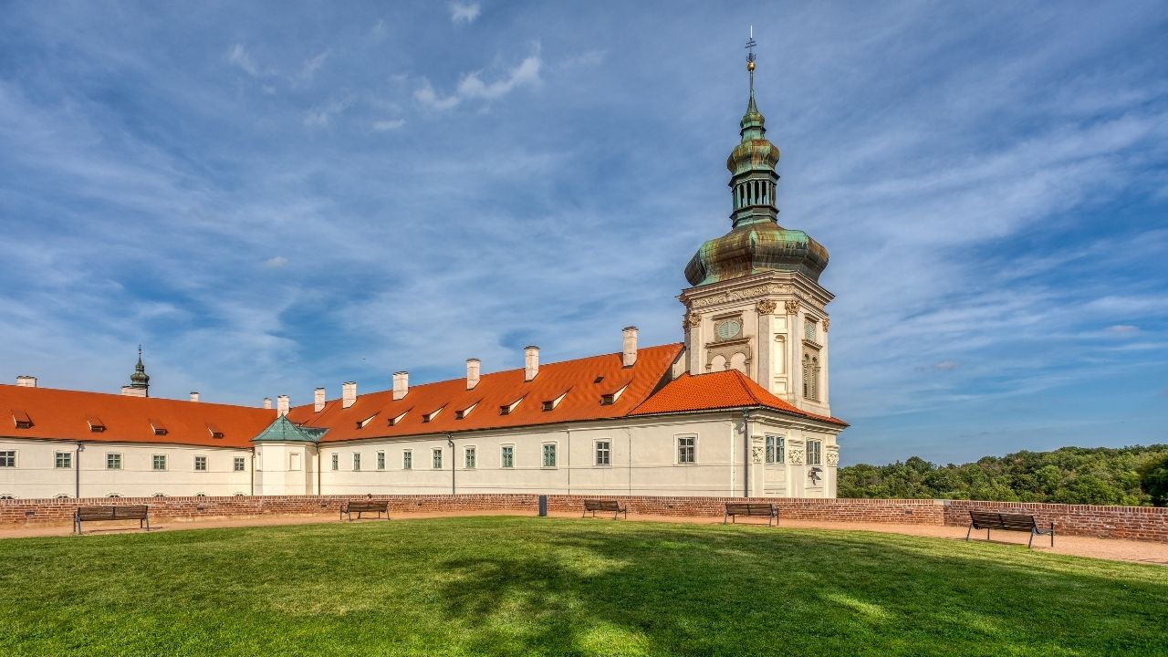 Jesuit Colleges: A Guide to Jesuit Education